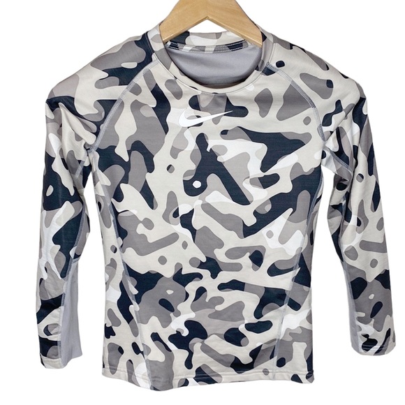Nike Dri Fit Long Sleeve Camo Print Stretch Training Fleece lined Shirt size M - Picture 2 of 11